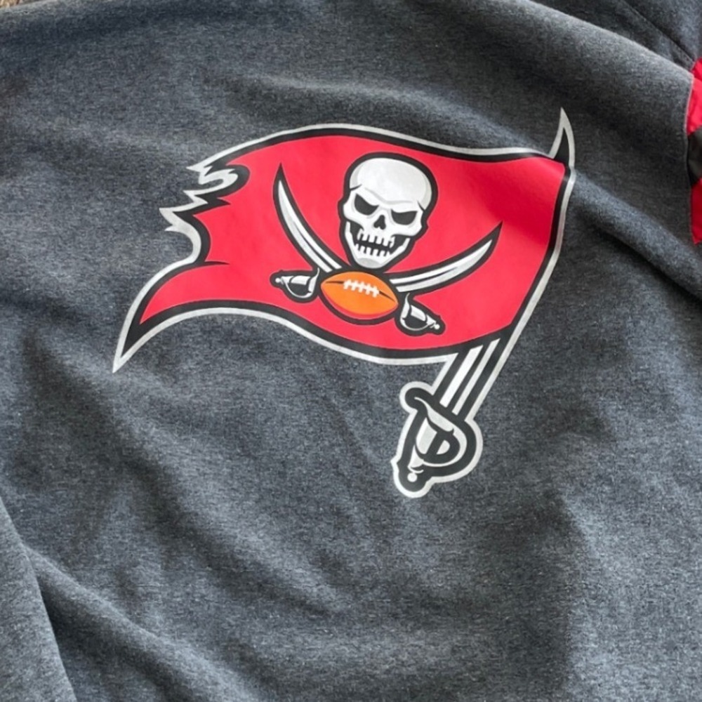 Reversible Tampa Bay Buccaneers NFL Hooded Jacket Full Zip Red Football Mens - Picture 11 of 12